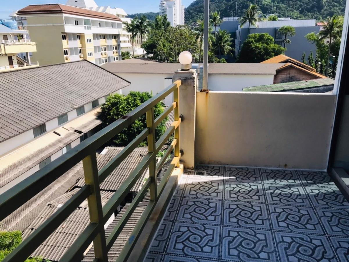 Happy Holidays Hotel Patong Esterno foto