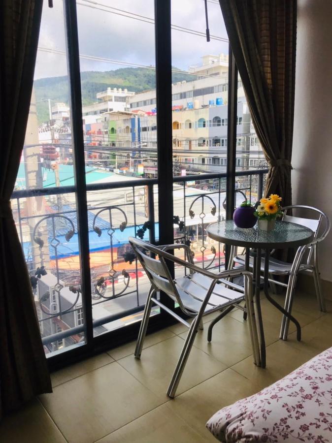 Happy Holidays Hotel Patong Esterno foto