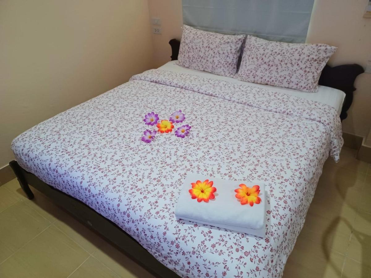 Happy Holidays Hotel Patong Esterno foto
