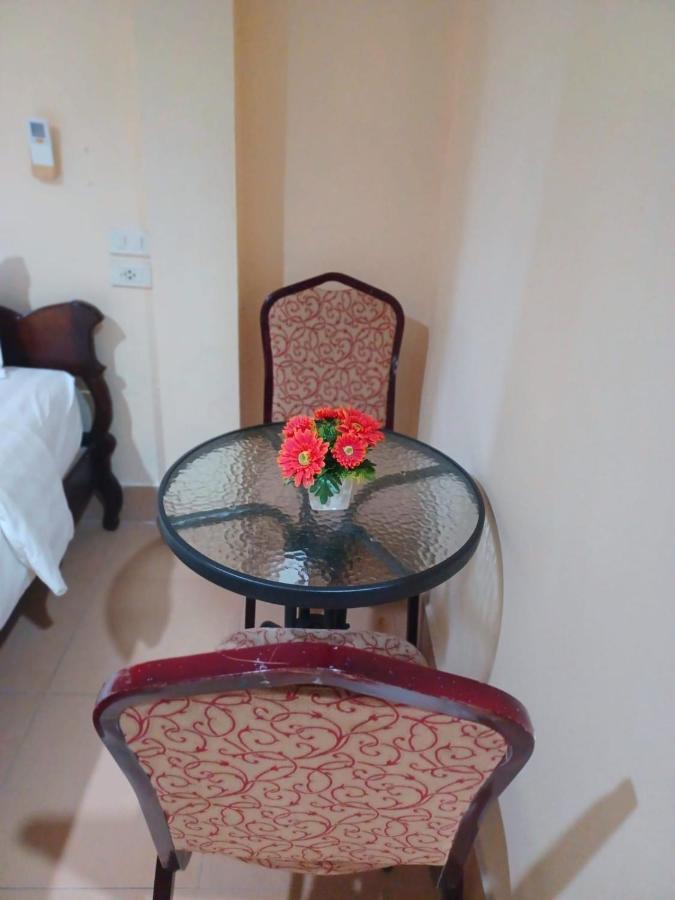 Happy Holidays Hotel Patong Esterno foto