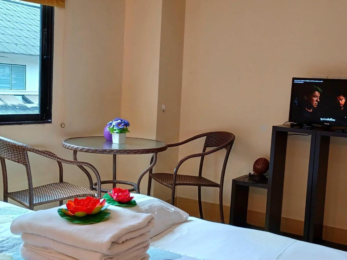 Happy Holidays Hotel Patong Esterno foto