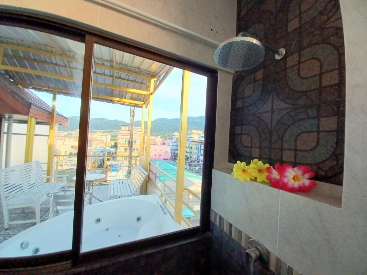 Happy Holidays Hotel Patong Esterno foto