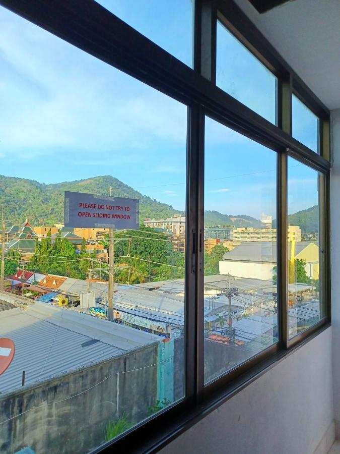 Happy Holidays Hotel Patong Esterno foto